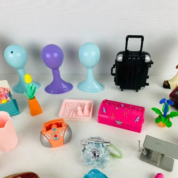Bratz Dolls Wigs Suitcase Boombox Backpack Toy Accessories Lot Pretend Play